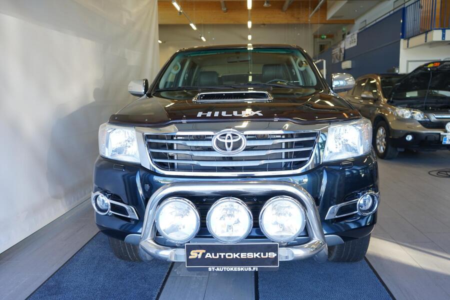 Toyota Hilux vaihtoauto