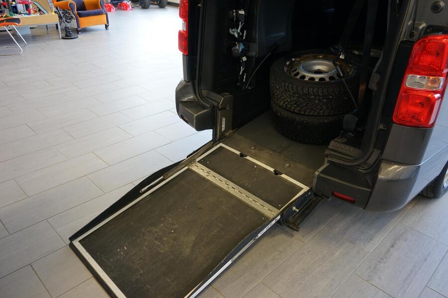 Peugeot Traveller vaihtoauto