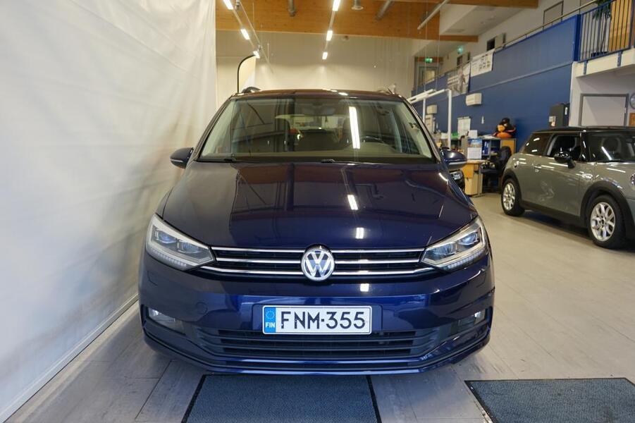 Volkswagen Touran vaihtoauto