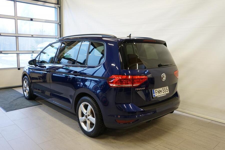Volkswagen Touran vaihtoauto