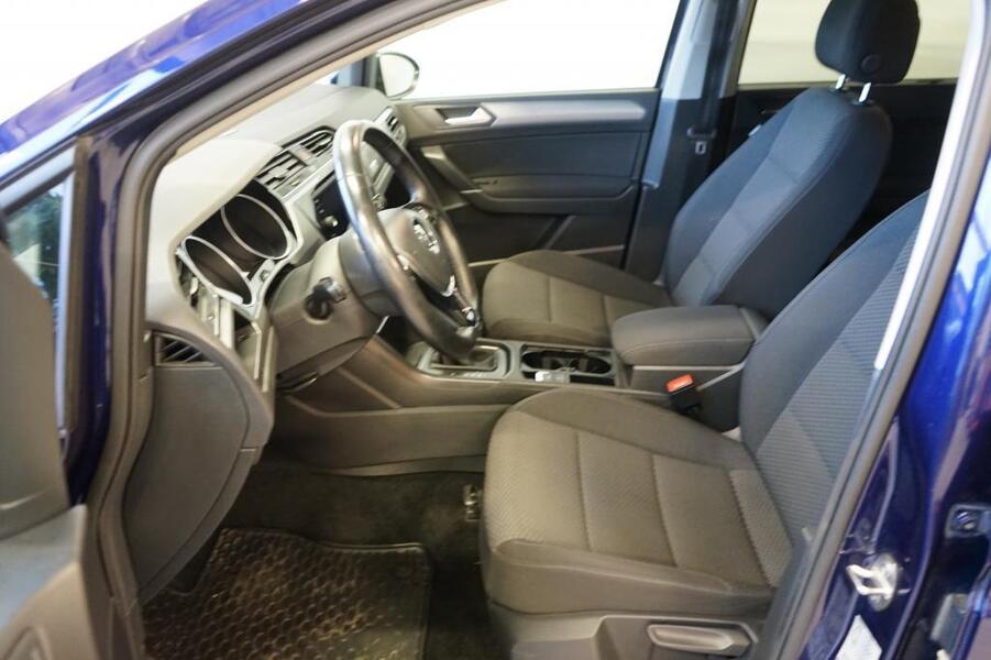 Volkswagen Touran vaihtoauto