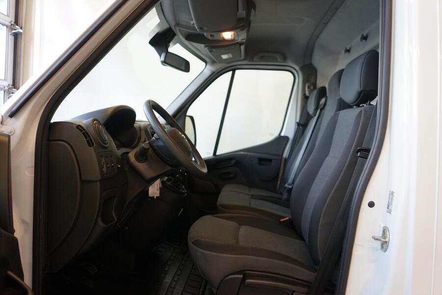 Nissan NV400 vaihtoauto