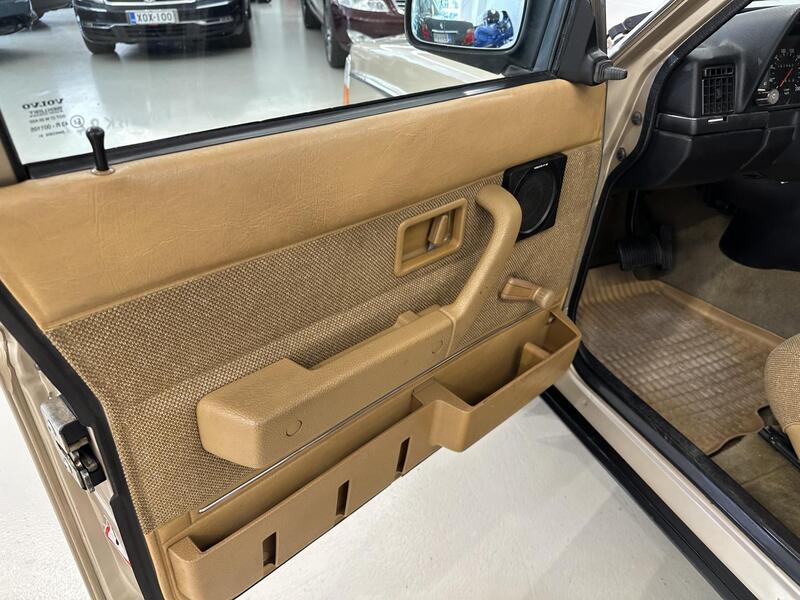 Volvo 240 vaihtoauto