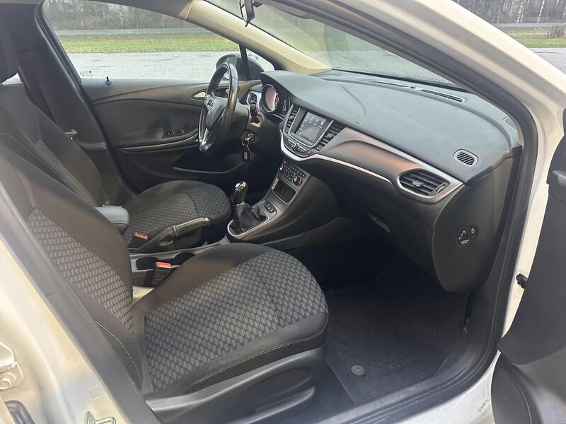 Opel Astra vaihtoauto