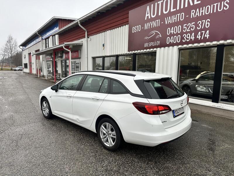 Opel Astra vaihtoauto