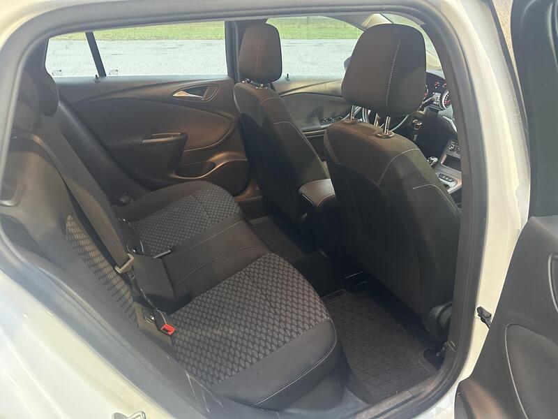 Opel Astra vaihtoauto