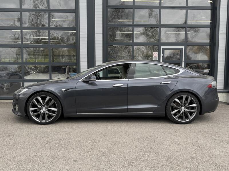 Tesla Model S vaihtoauto