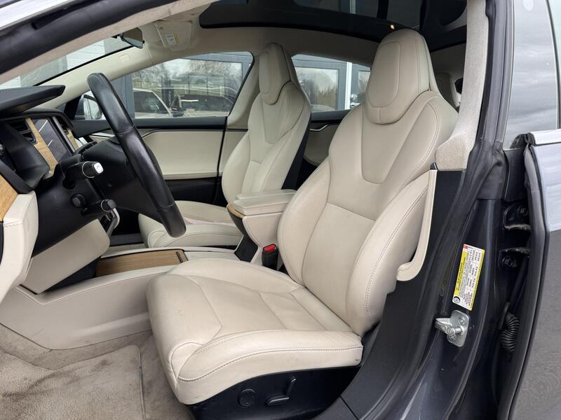 Tesla Model S vaihtoauto