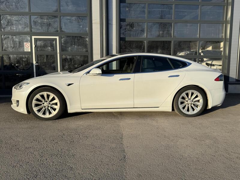 Tesla Model S vaihtoauto