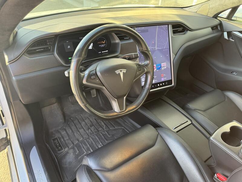 Tesla Model S vaihtoauto