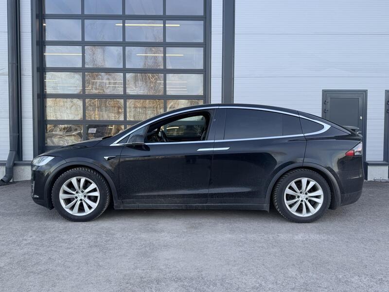 Tesla Model X vaihtoauto