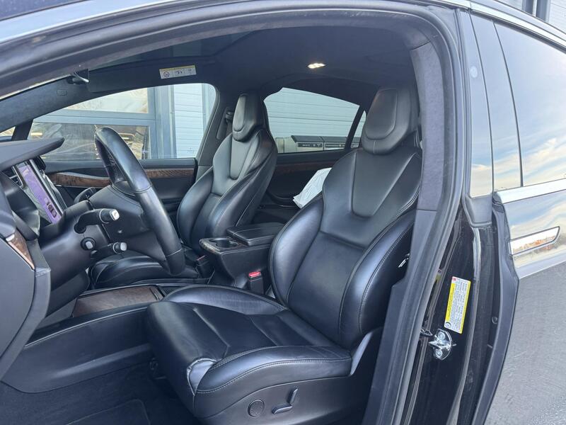 Tesla Model X vaihtoauto