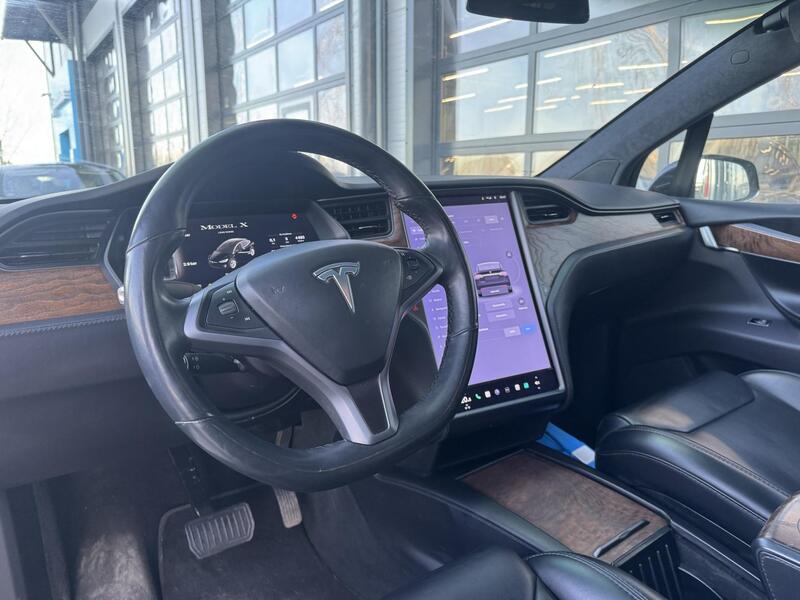 Tesla Model X vaihtoauto