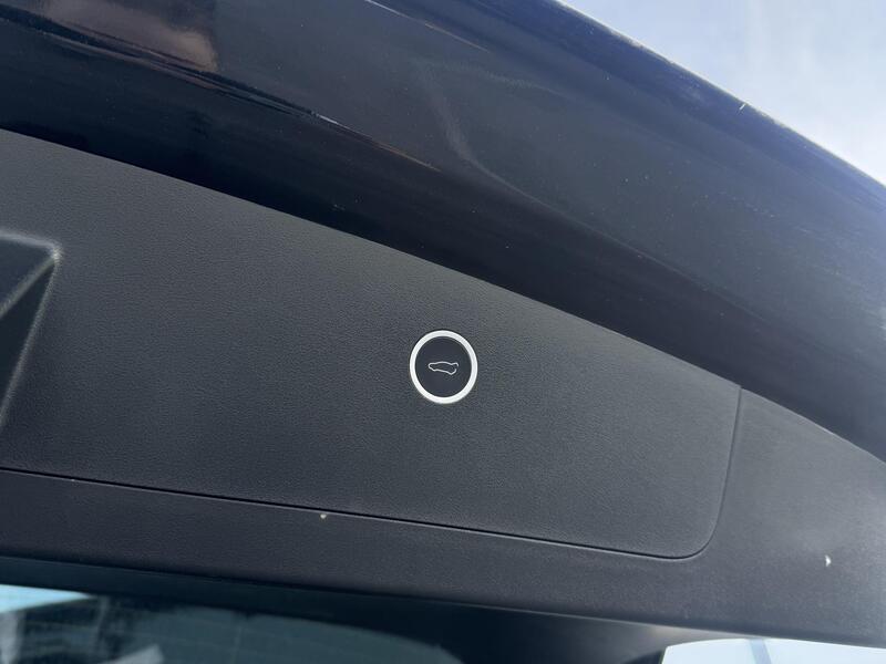 Tesla Model X vaihtoauto