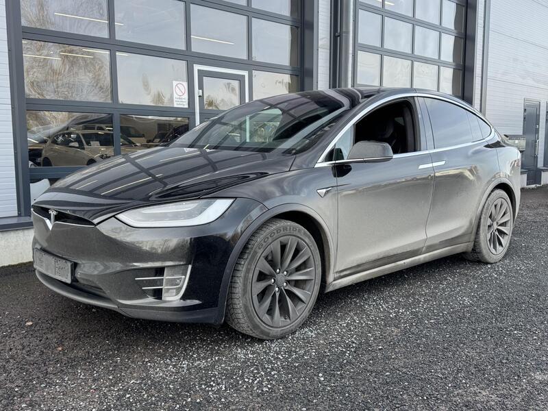 Tesla Model X vaihtoauto