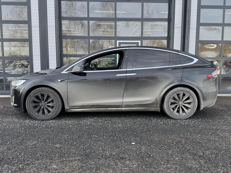 Tesla Model X vaihtoauto