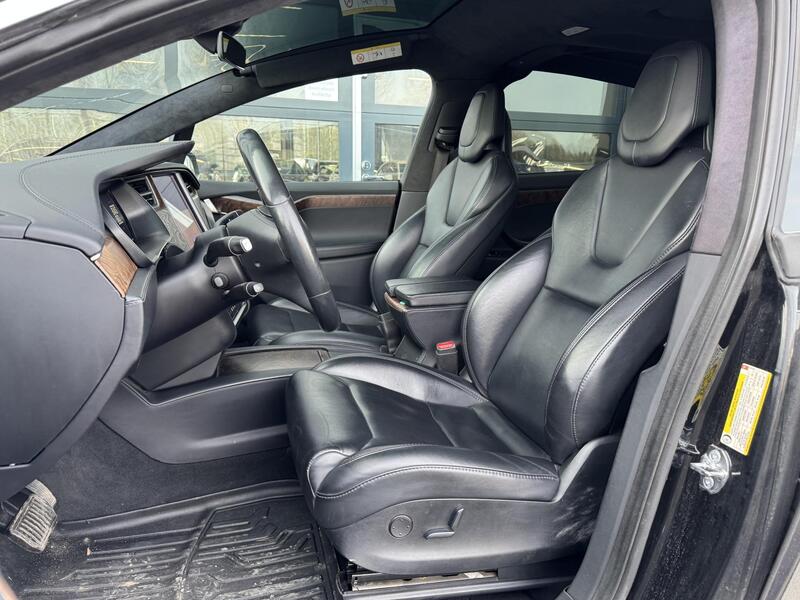 Tesla Model X vaihtoauto