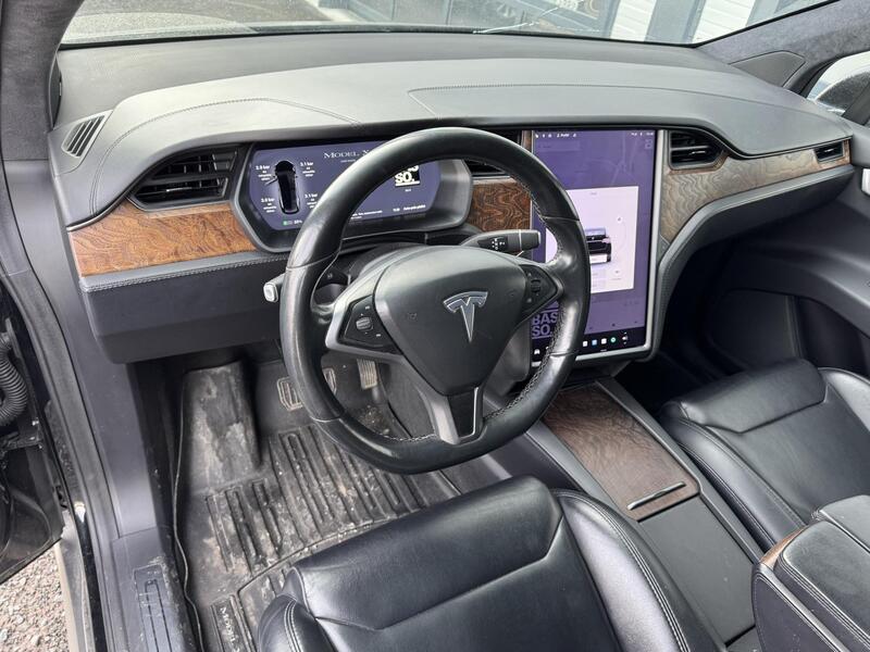 Tesla Model X vaihtoauto