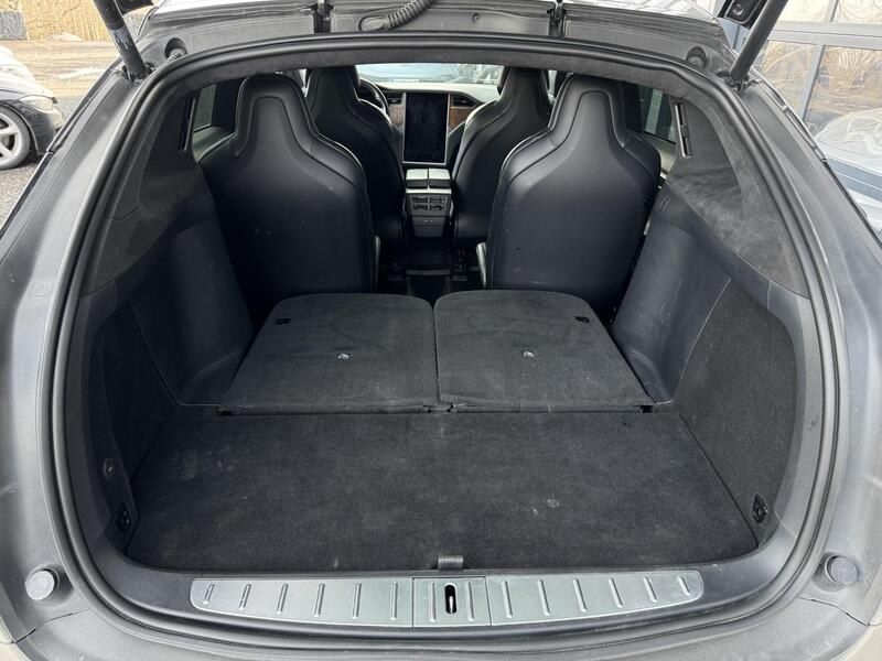 Tesla Model X vaihtoauto