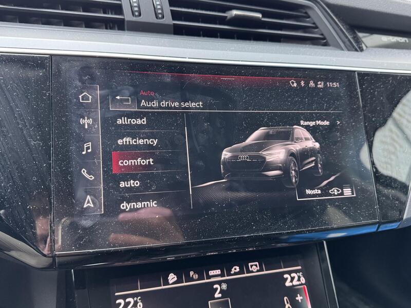 Audi Q8 e-tron vaihtoauto