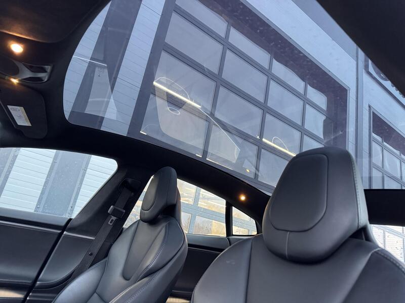 Tesla Model S vaihtoauto