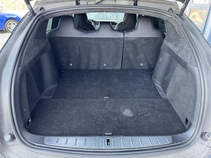 Tesla Model X vaihtoauto