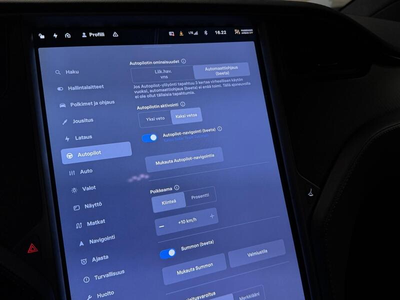 Tesla Model X vaihtoauto