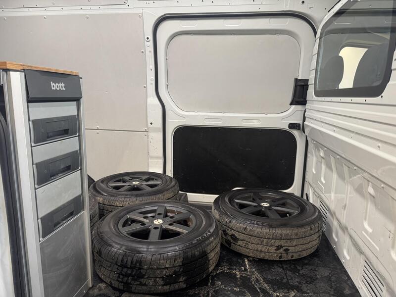 Maxus e-Deliver 9 vaihtoauto