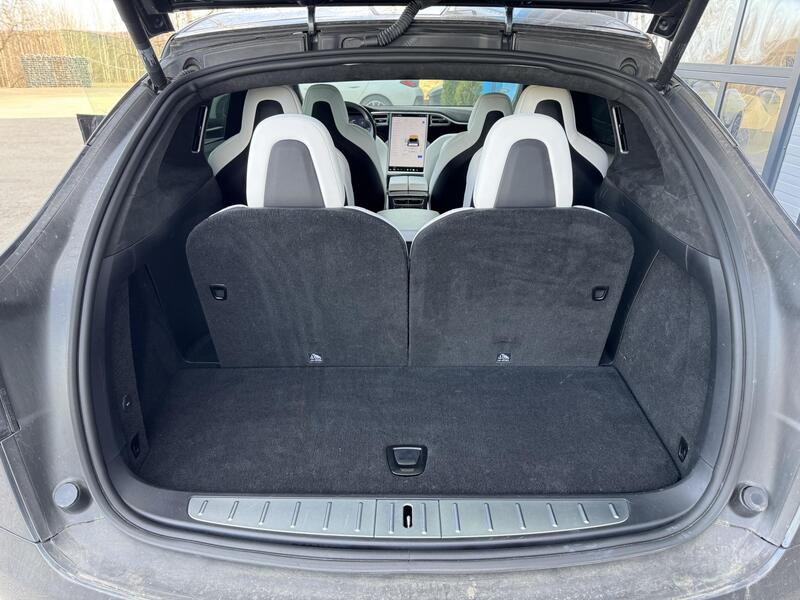 Tesla Model X vaihtoauto