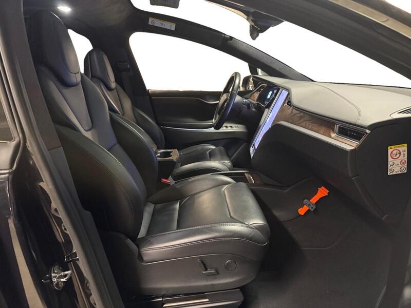 Tesla Model X vaihtoauto