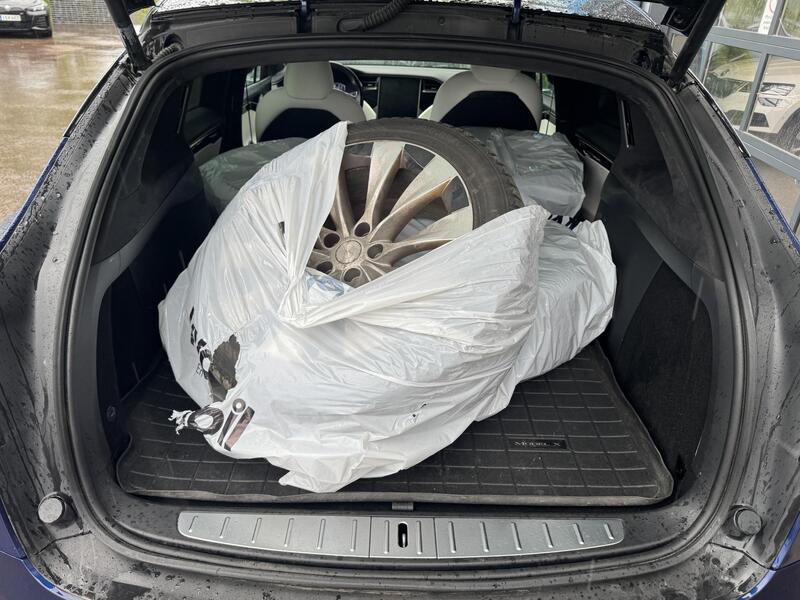 Tesla Model X vaihtoauto