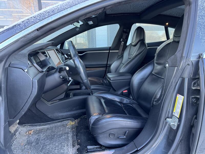 Tesla Model S vaihtoauto