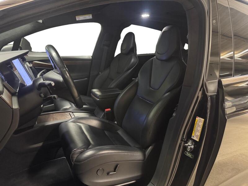 Tesla Model X vaihtoauto