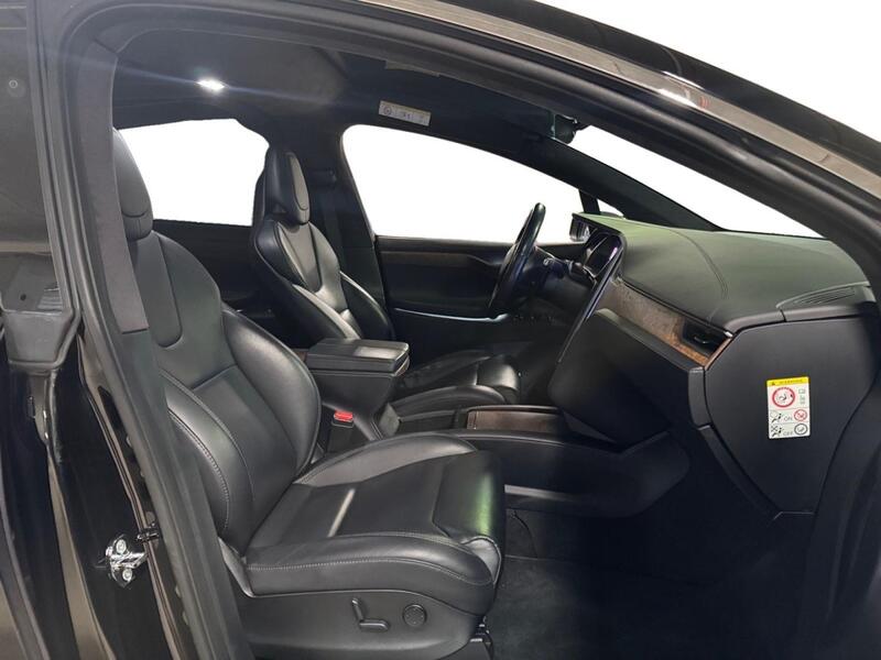 Tesla Model X vaihtoauto