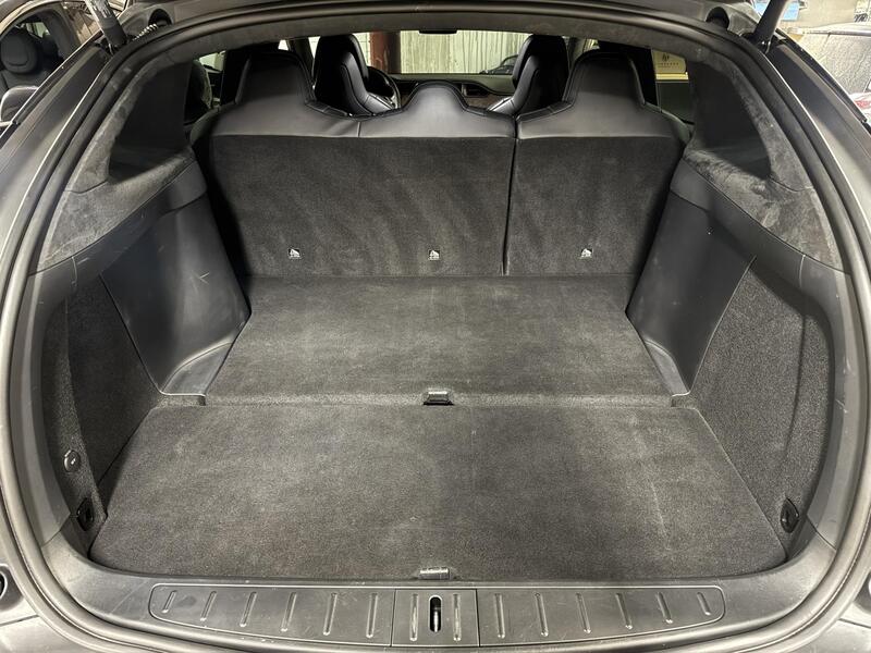 Tesla Model X vaihtoauto