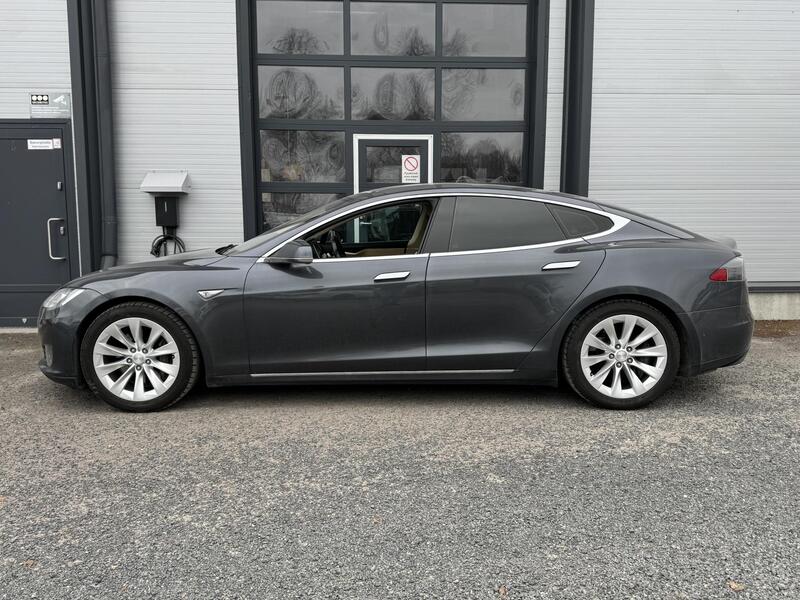 Tesla Model S vaihtoauto