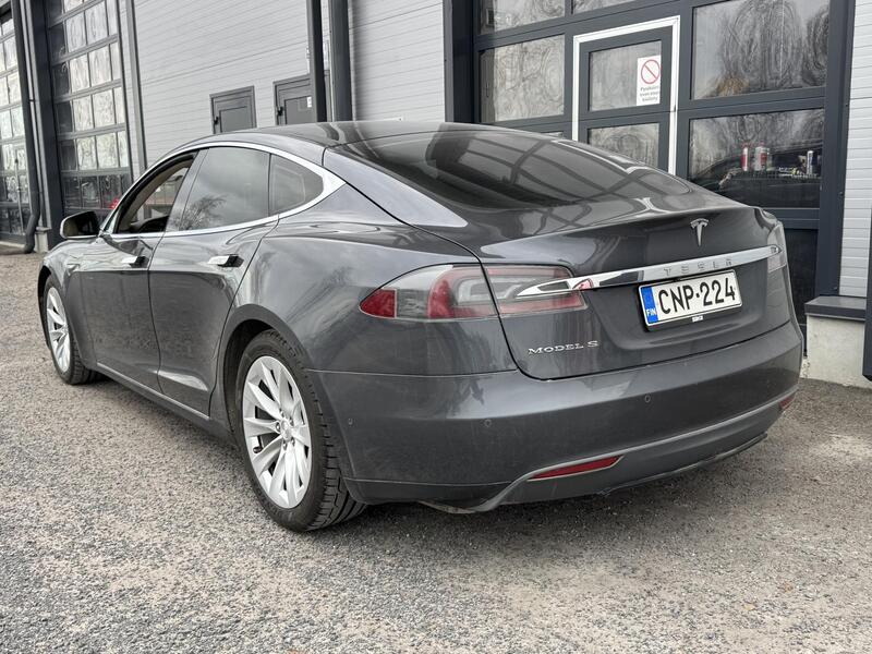 Tesla Model S vaihtoauto