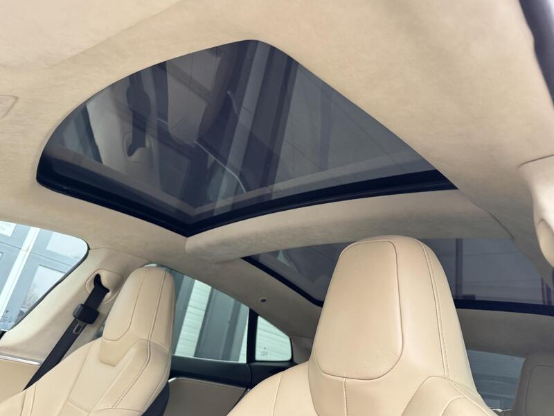 Tesla Model S vaihtoauto