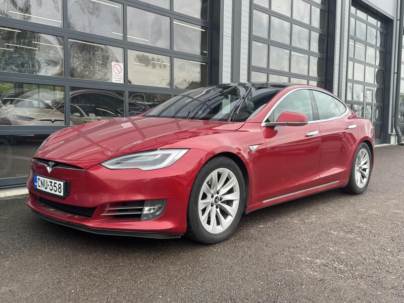Tesla Model S vaihtoauto