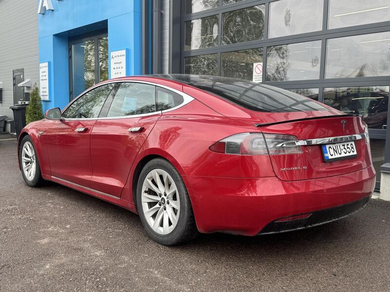 Tesla Model S vaihtoauto