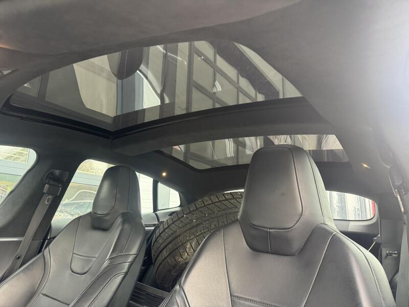 Tesla Model S vaihtoauto