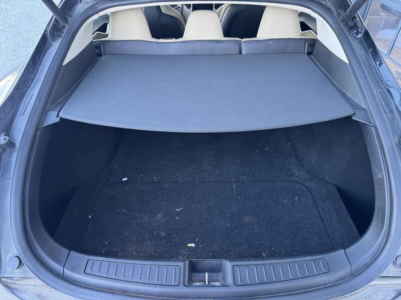 Tesla Model S vaihtoauto