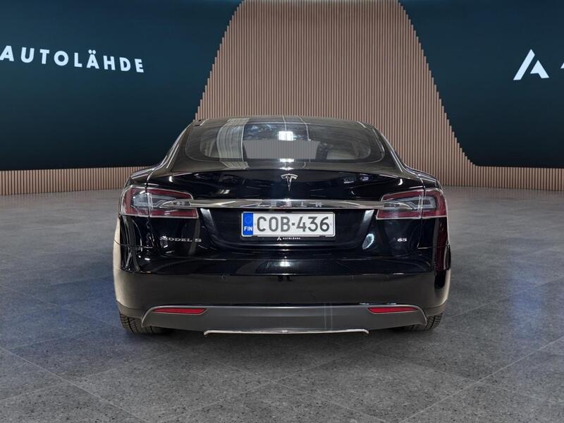 Tesla Model S vaihtoauto