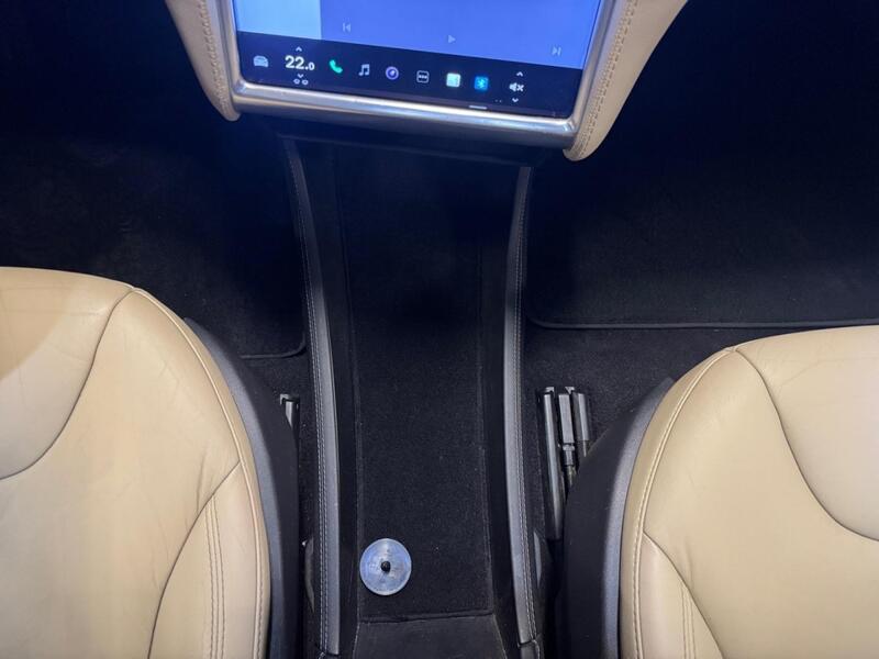 Tesla Model S vaihtoauto