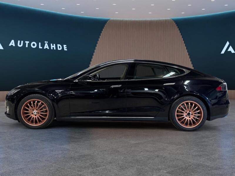Tesla Model S vaihtoauto