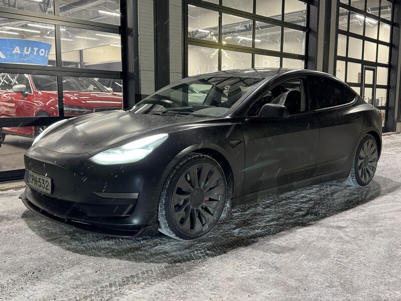 Tesla Model 3 vaihtoauto