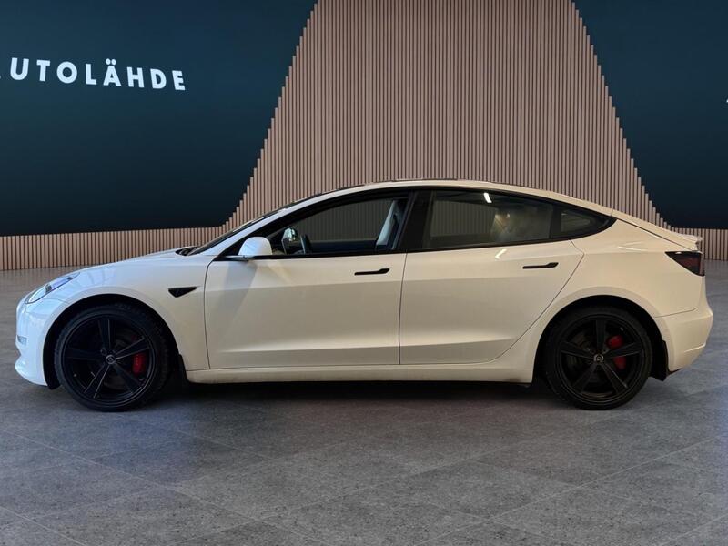 Tesla Model 3 vaihtoauto