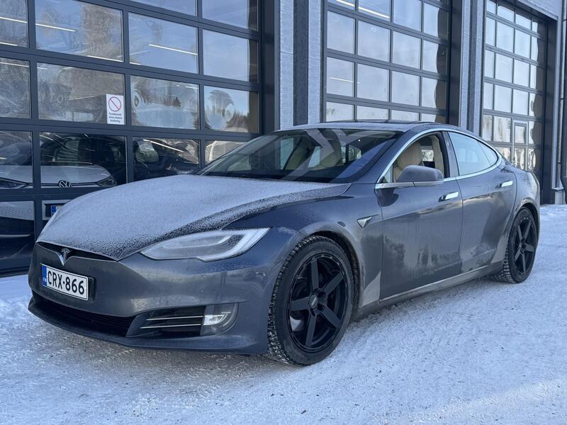 Tesla Model S vaihtoauto