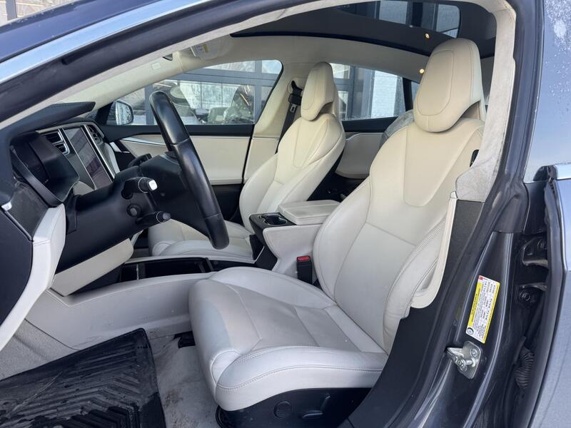 Tesla Model S vaihtoauto