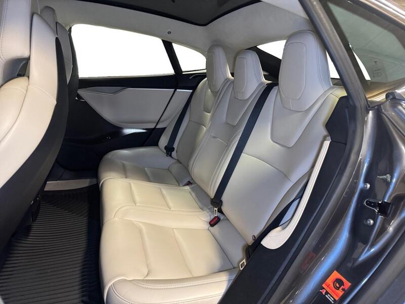 Tesla Model S vaihtoauto